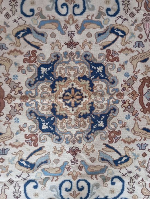 Tapete de Arraiolos Artesanal 2,32x1,70 m – Excelente Estado