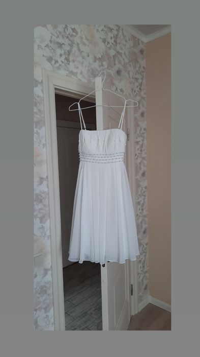 Випускна сукня весільне плаття на брителях молочного кольору