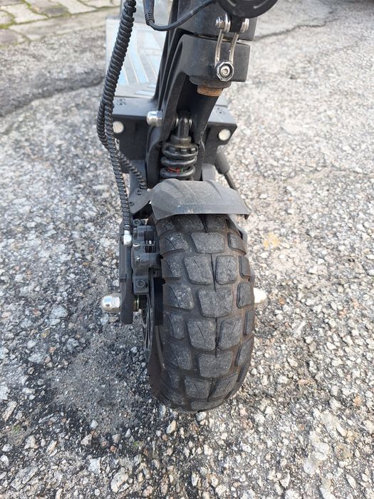 Yume Hawk 2400w poucos km