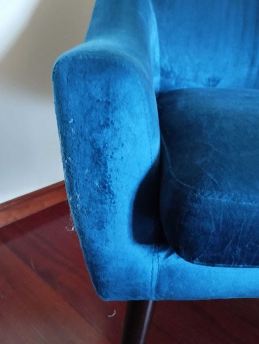 Cadeirão / Poltrona em Veludo Azul-Petróleo – Estilo Nórdico