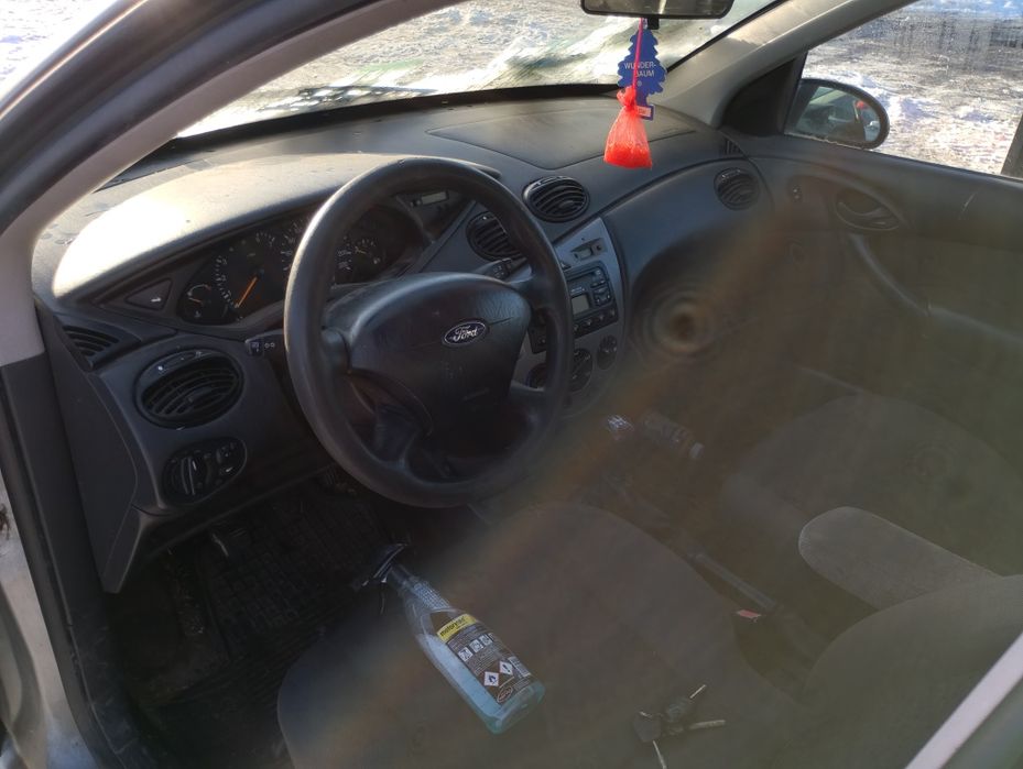 Ford Focus, 2002r, 1.6 Pb - na części.
