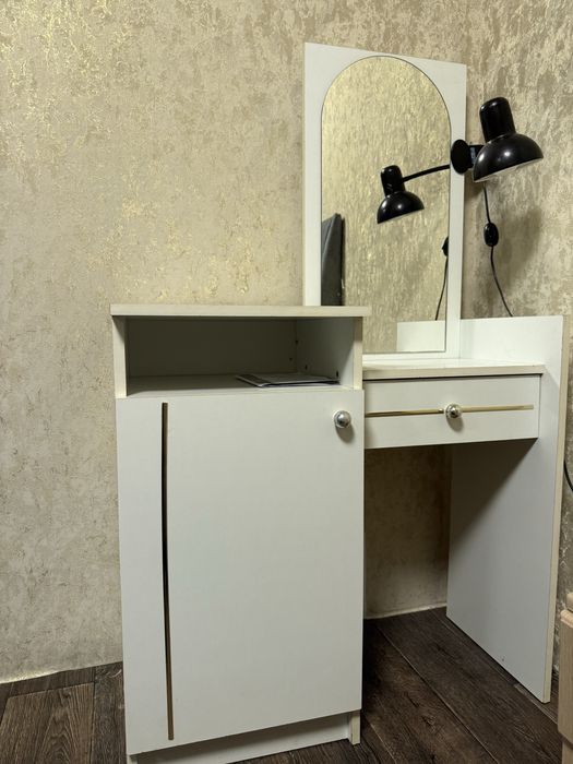 Продам спальный гарнитур