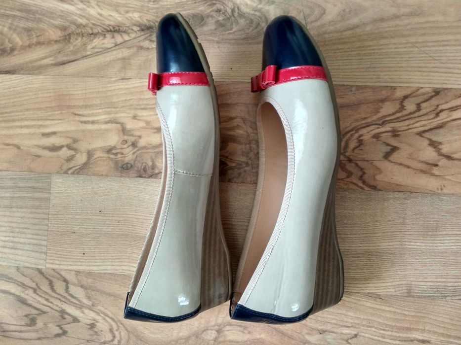 Półbuty lakierki Lotus 39