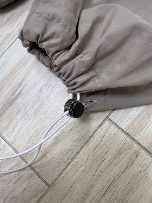 Штани карго на затяжках