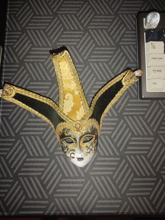 Интерьерная Венецианская маска
