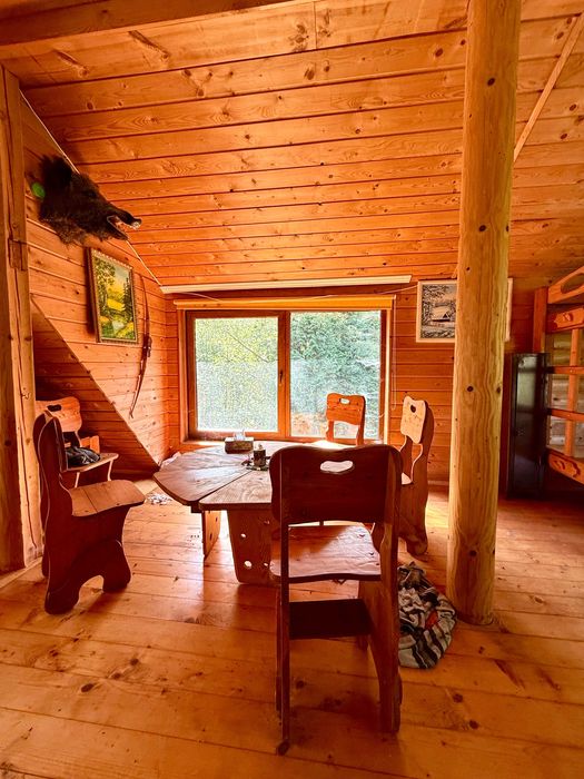 Розплідник «Енейко» з житловим будинком та ділянкою 0.72 га з озером