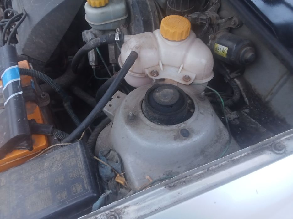 Сенс, повністю на ходу.