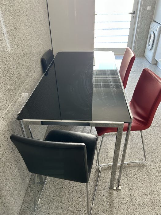Mesa cozinha e 4 cadeiras
