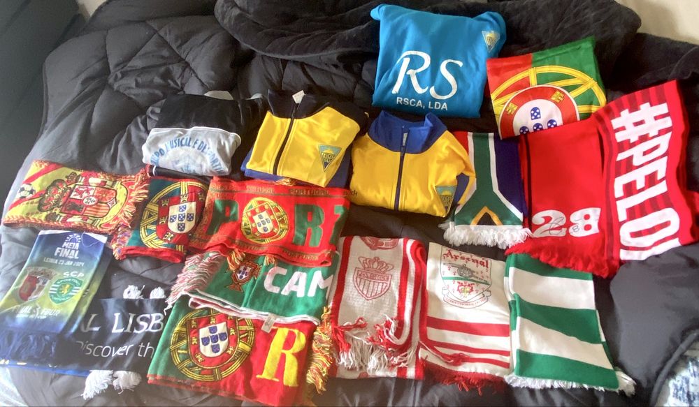 Lote artigos desporto (cachecois,bandeira ,fatos treino) a partir 3€