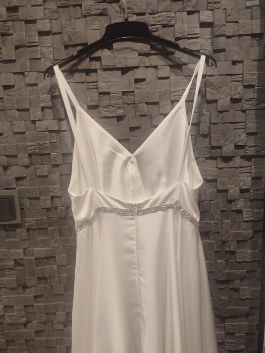 Satynowa suknia slubna