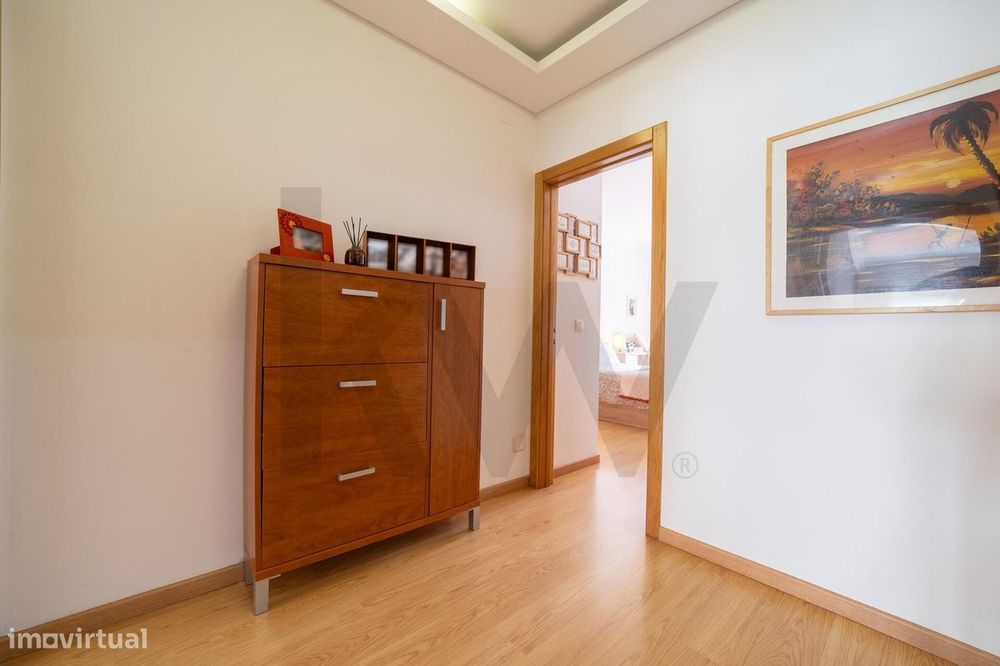 Apartamento T3 com Suite, Arrecadação e Garagem para 3 Carros