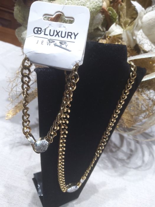 Colar da GB cabeça de cobra com brilhantes