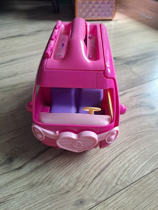 Kamper z akcesoriami