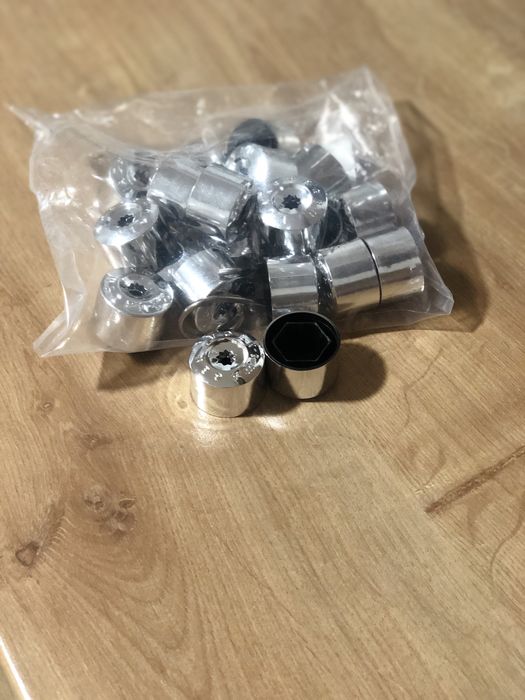 Колпачки на болты гайки VW