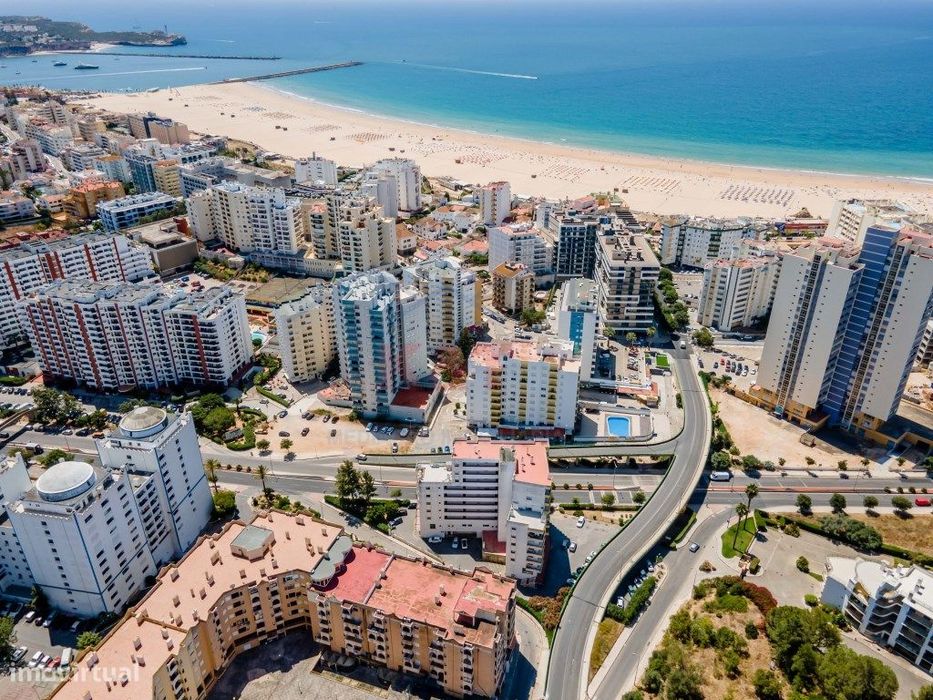 T2 na Praia da Rocha totalmente Remodelado