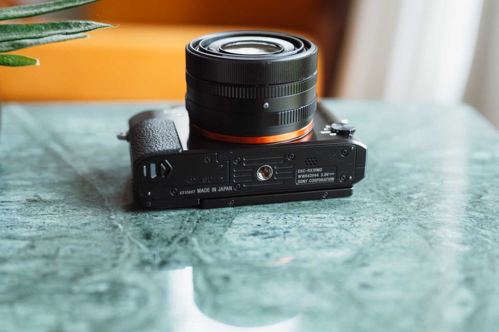 Sony RX1R II - Carl Zeiss Sonnar 35mm f/2.0