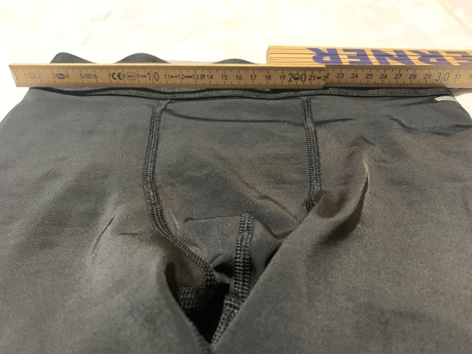 Calções SKINS novos