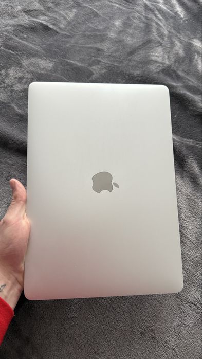 Продам MacBook Pro 13     2017