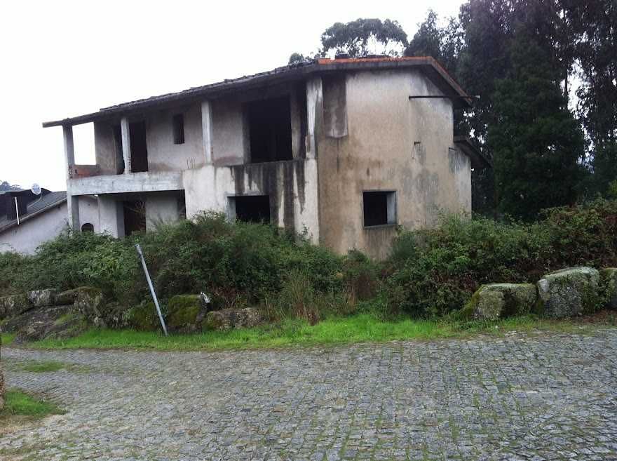 moradia t4 em construcao em lugar de folgosa  parada de todeia