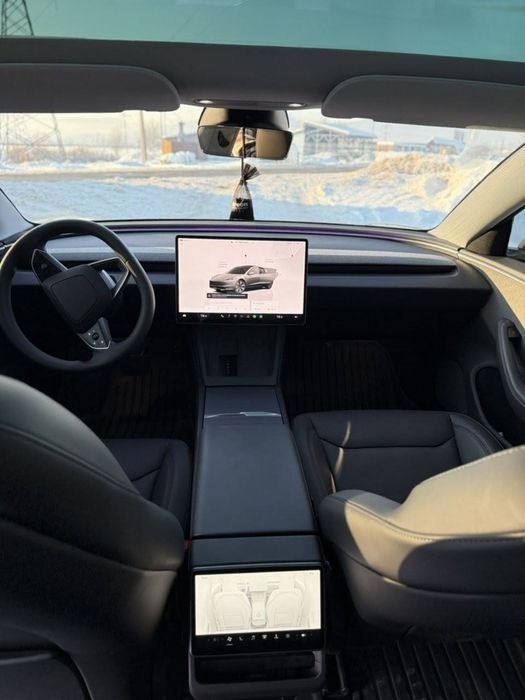 Tesla Model 3 2025