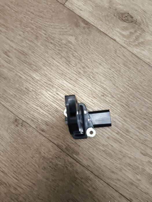 Продам расходомер воздуха 722184250 Pierburg