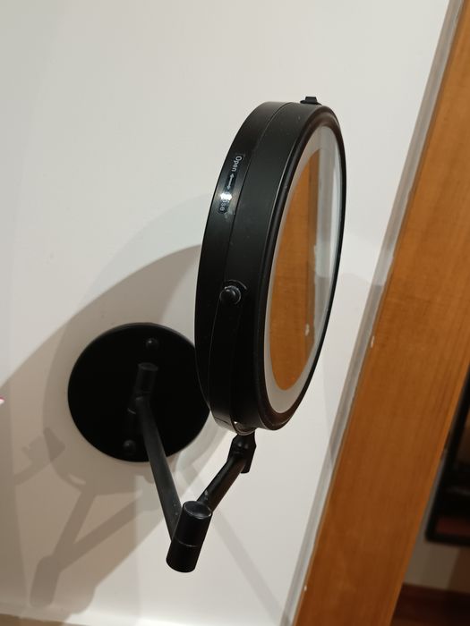 Lusterko podświetlane LED do łazienki