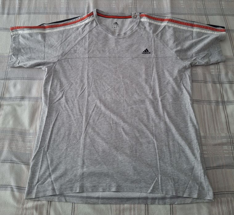 T-shirts Adidas tamanho XL