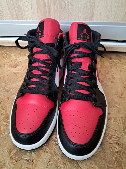 Кросівки Nike Jordan 1 Mid White Black Red 554724-079