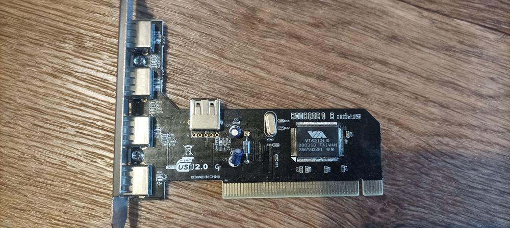 Карта відеозахвату пoд MINI-DV та карта розширення USB 2.0 через PCE