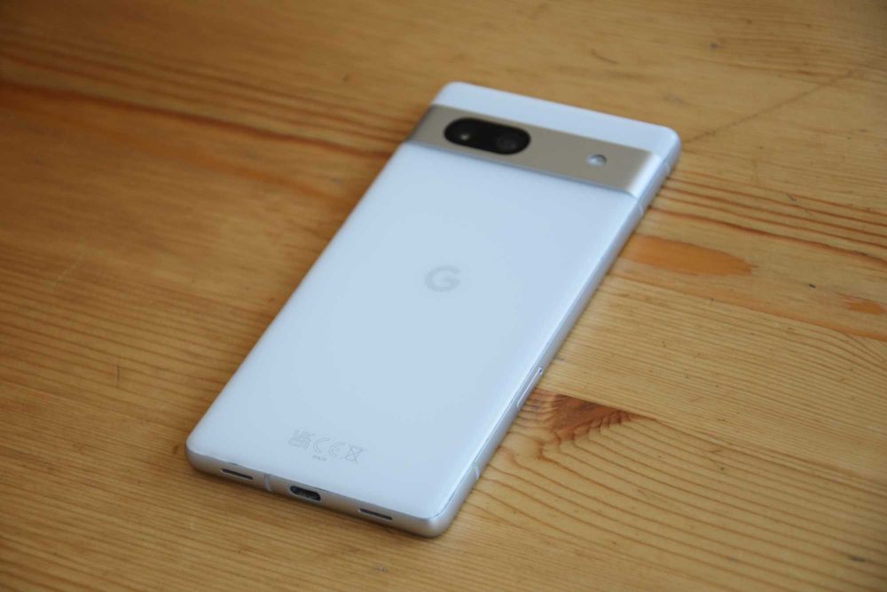 Smartfon Google Pixel 7a 8GB / 128 GB 5G biały