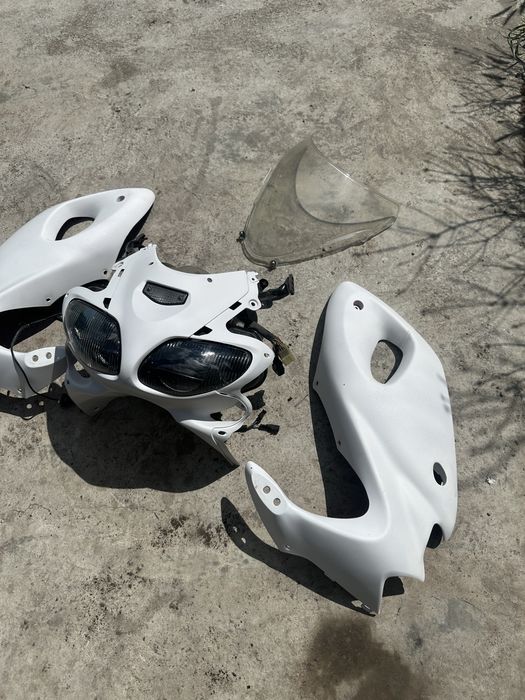 Морда пластик фара Suzuki sv 650 сузуки св лобовое стекло паук спидоме