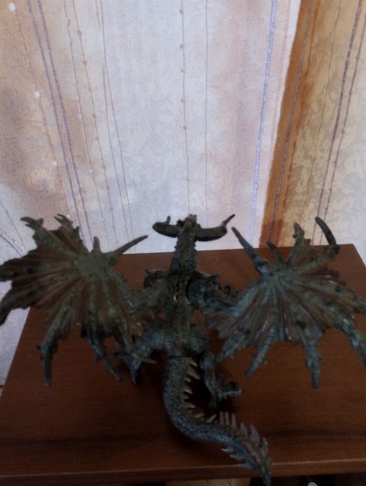 Дитяча іграшка дракончик