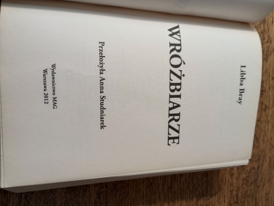 Wróżbiarze. Libba Bray