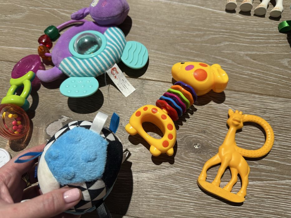 Zabawki dla niemowlaka komplet