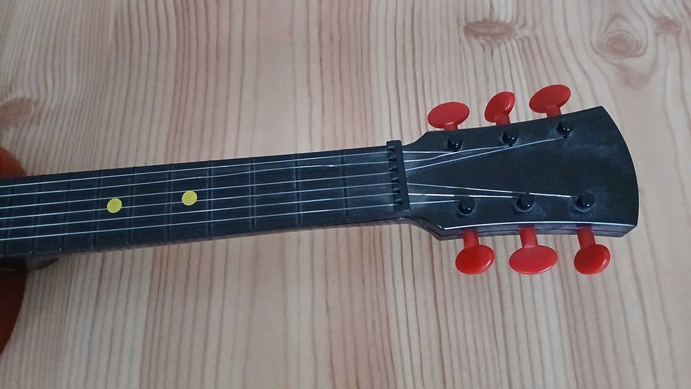 Gitara Simba na baterie