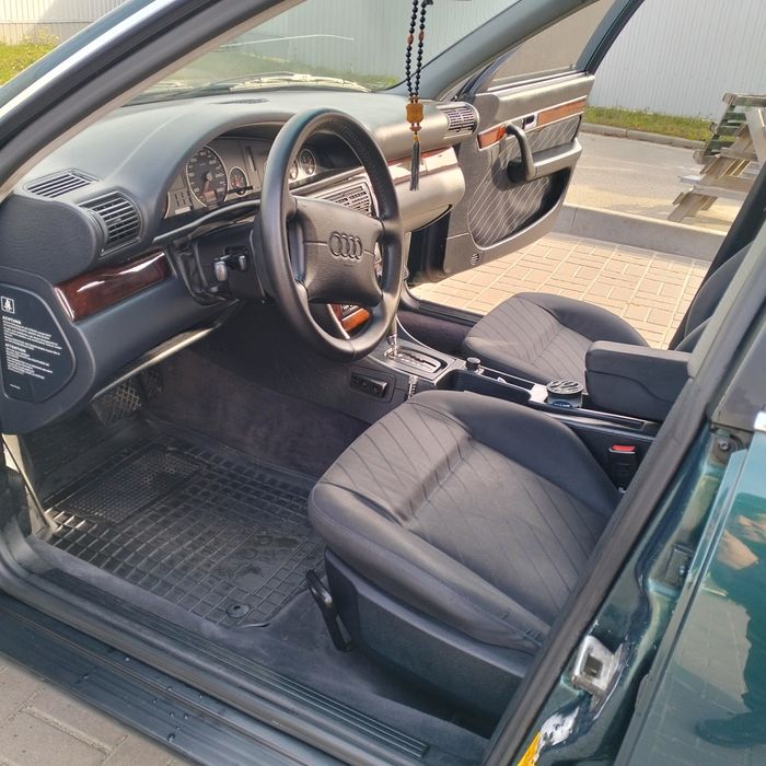 Автомобіль Ауді А6
