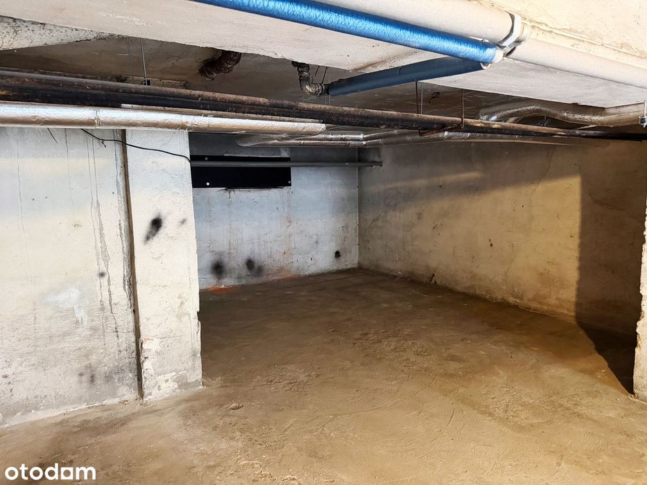 Garaź 44 M2 Os. Albertyńskie 26 --- Magazyn --- - Więcej
