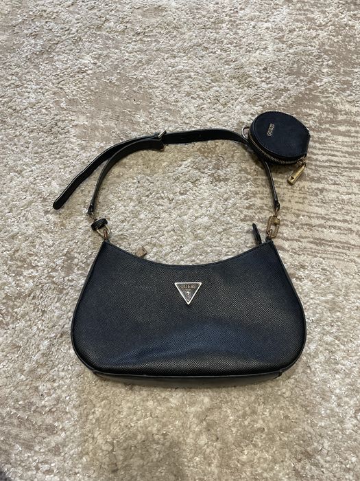 Чорна сумка Guess