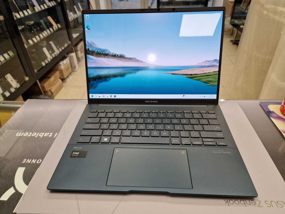 Asus Zenbook 14 UX3405MA/ Ultra 5 3.60 GHz/ 16GB/ 1TB/ OLED 2880x1800