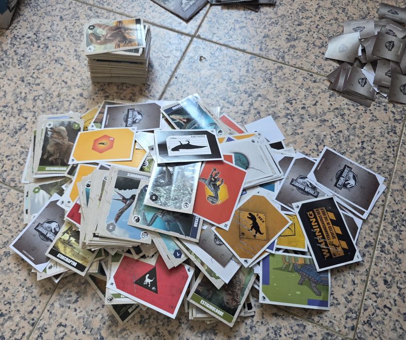 Coleção Dinossauros várias Cartas e Autoculantes