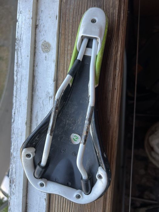 Продам  седло  для велосипеда.