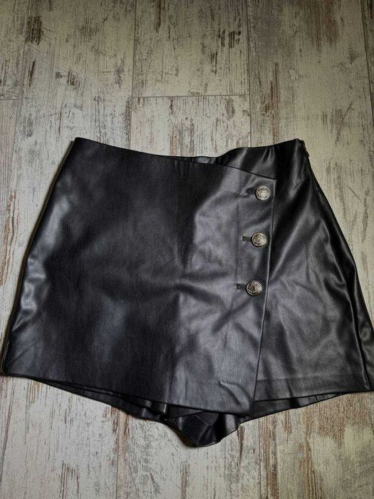 Юбка-шорти з єко шкіри