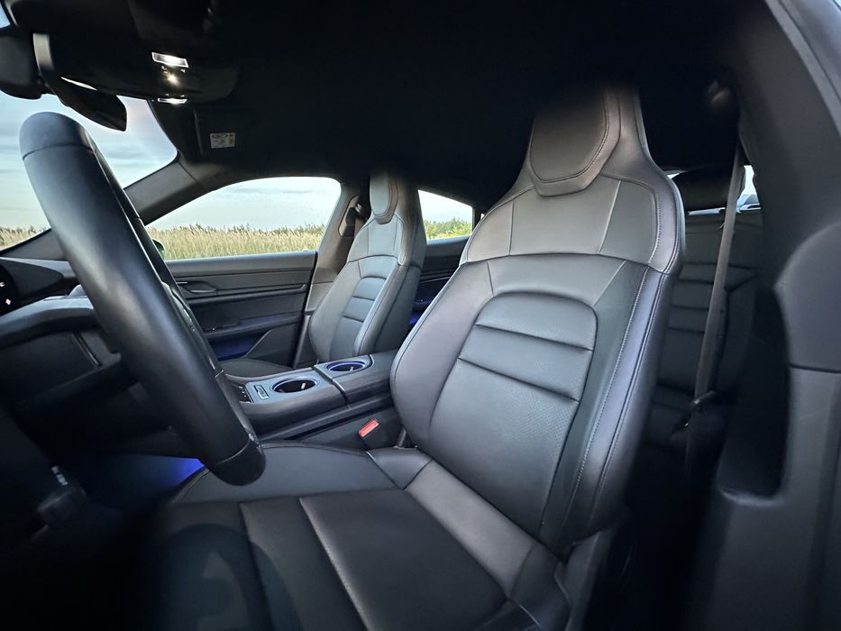 оренда Porsche Taycan 2023 аренда прокат электромобиля автомобиля порш