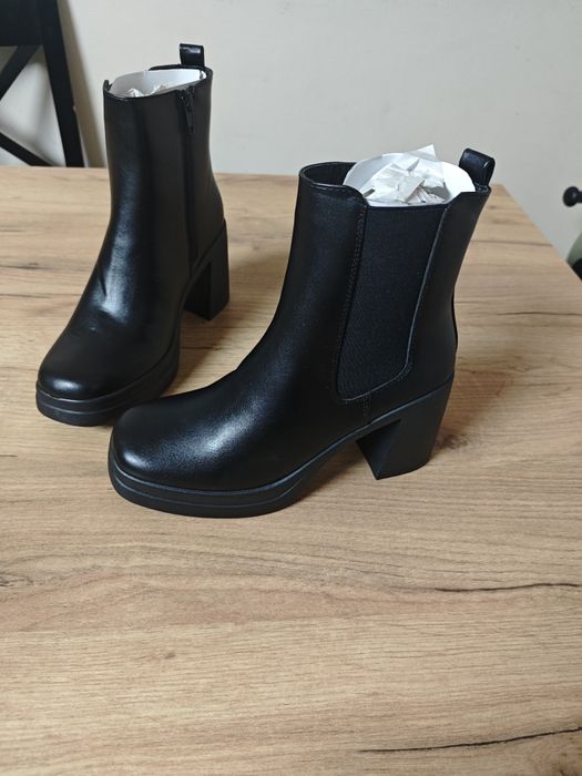 Nowe wysokie, czarne botki, zamek, na obcasie, New Look