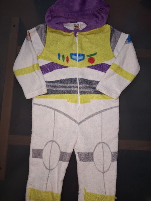 Mascara/ macacão/ pijama