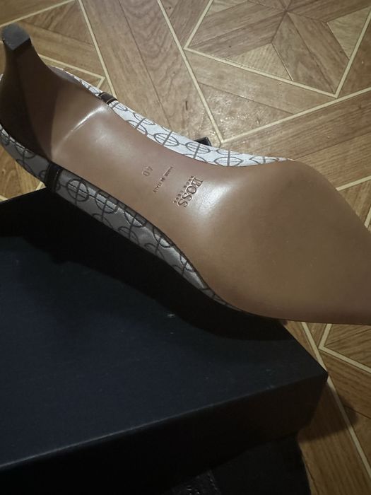 Продам туфли HUGO BOSS