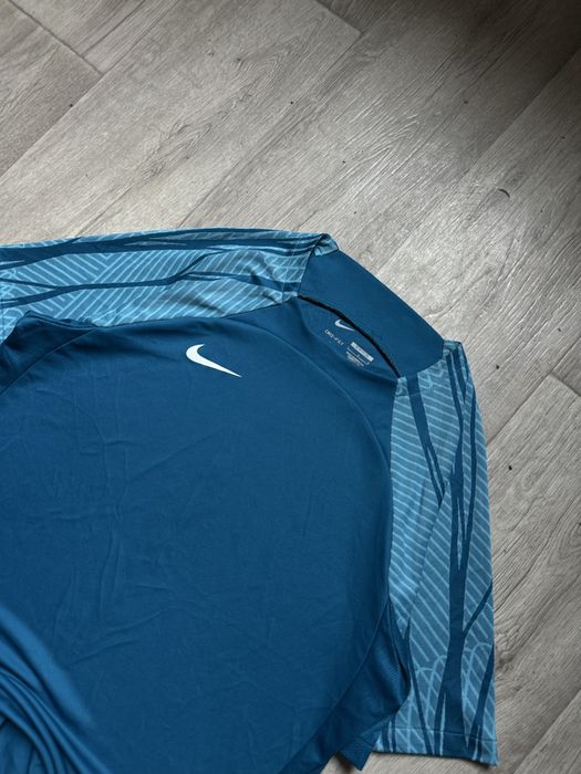 Футболка Nike Dri-Fit L