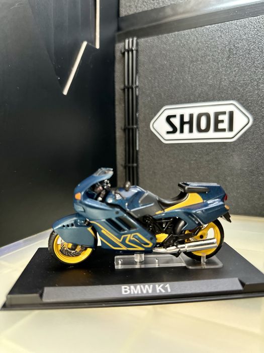 Miniatura BMW K1 Escala 1/24 made by IXO