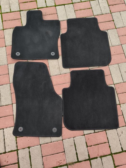 Продам коврики Kodiaq стан новий