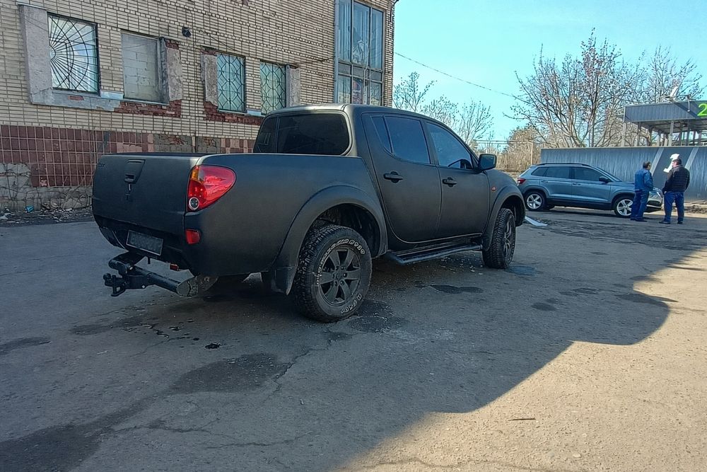 Mitsubishi L200  в ідеальному стані